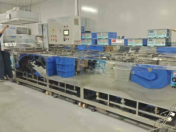 Cleaning line in the workshop